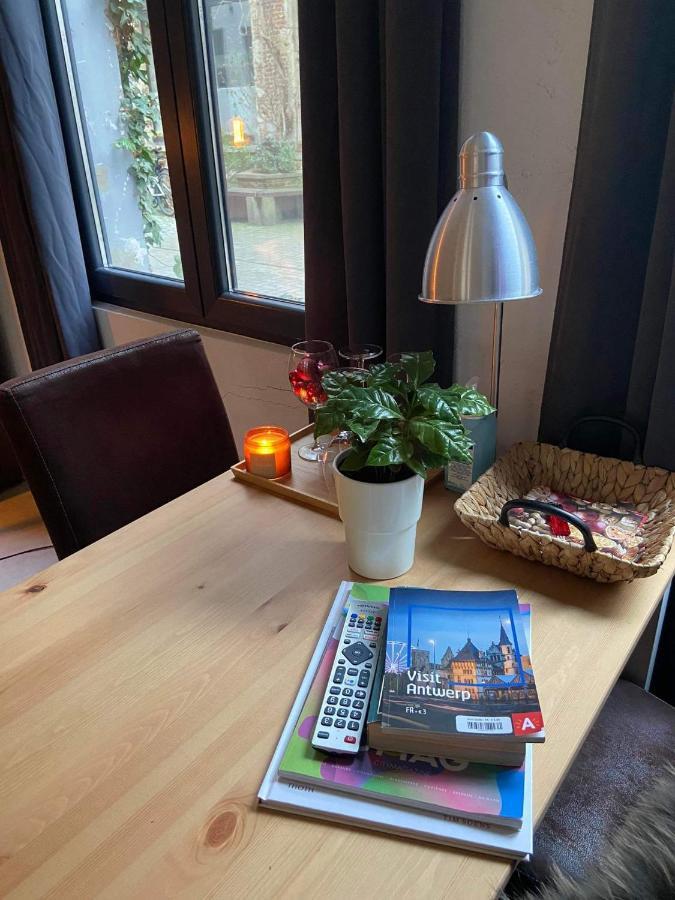 Garden Suite In City Center Antwerpen Bagian luar foto